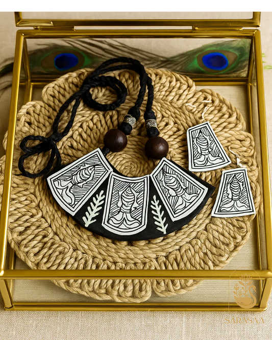 SarasaaFashion Black & White Tribal Art Necklace Set - 195